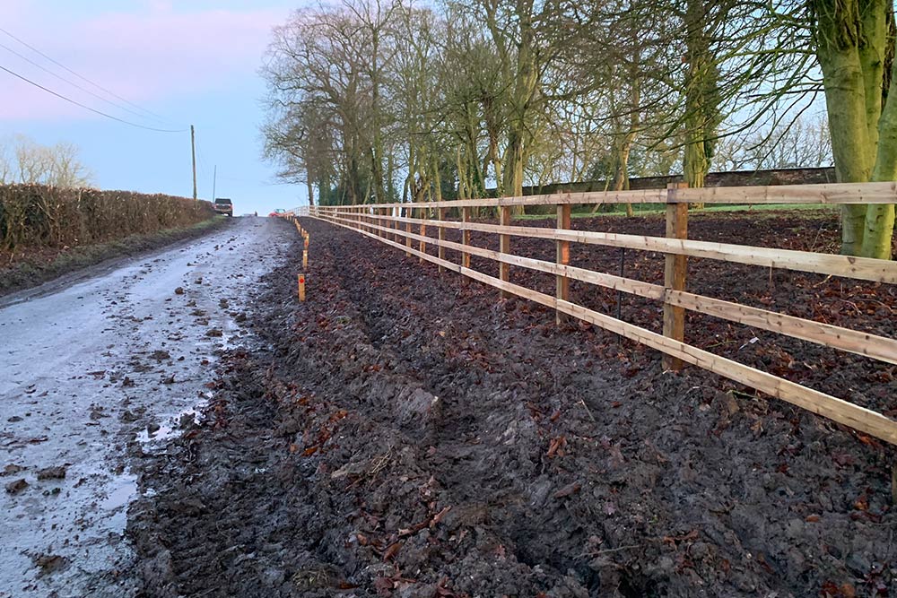 Hanbury Post Rail Gallery 1